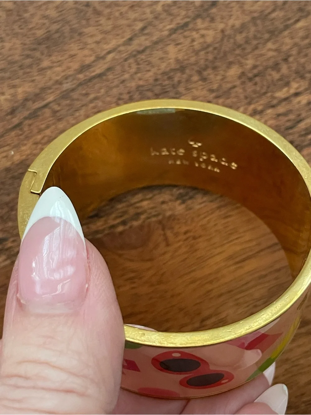 KATE SPADE x Darcel Enamel Hinged Bangle Bracelet - Picture 9 of 9